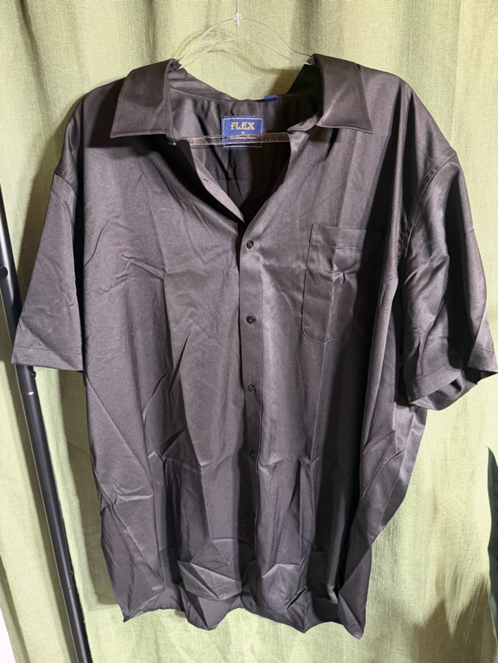 Men’s Black Short-Sleeve Dress Shirt with Chest Pocket